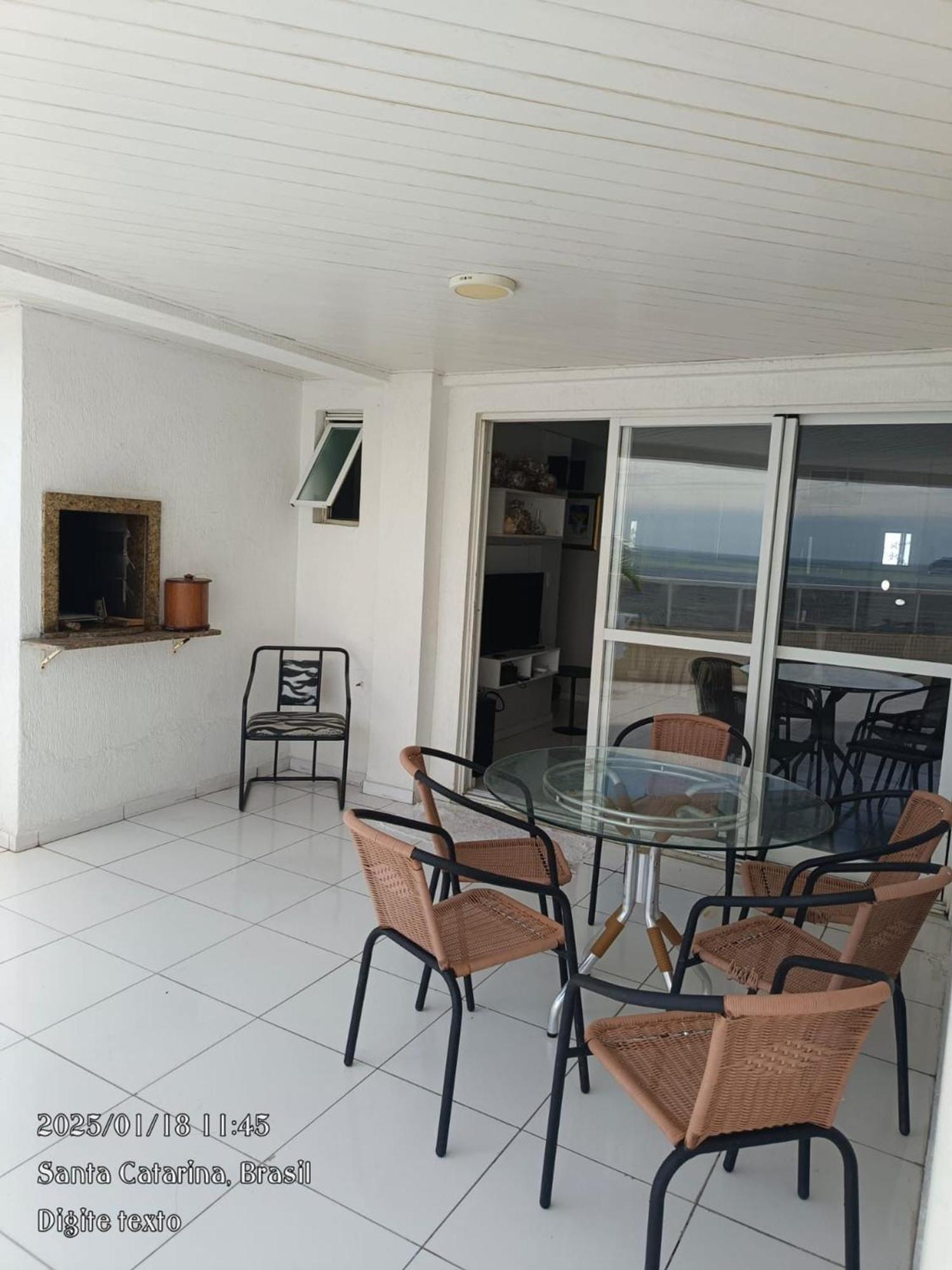 Frente Mar, Churrasqueira, 03 Dorm. Balneario Camboriu