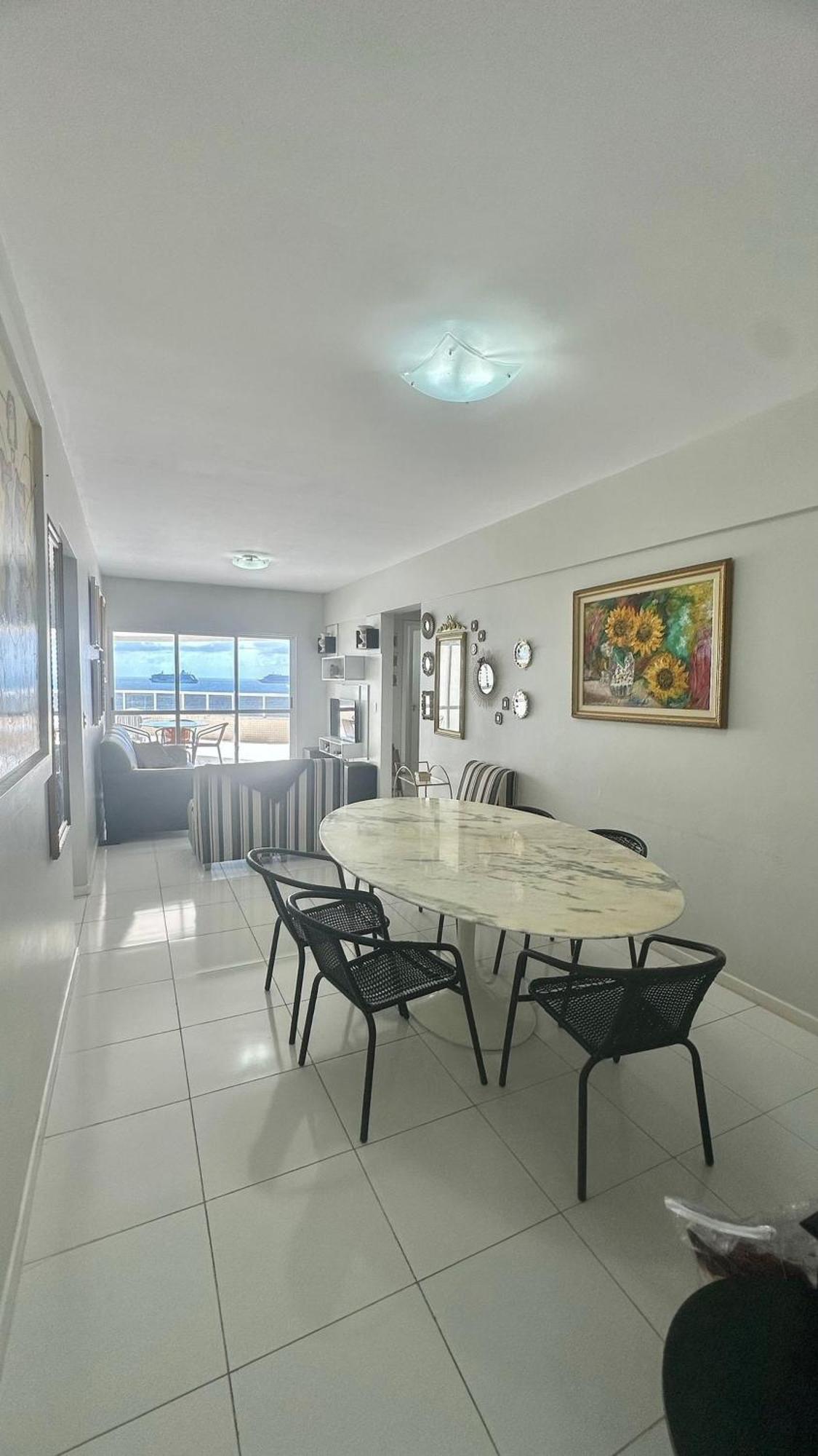 Apartamento Frente Mar, Churrasqueira, 03 Dorm.
