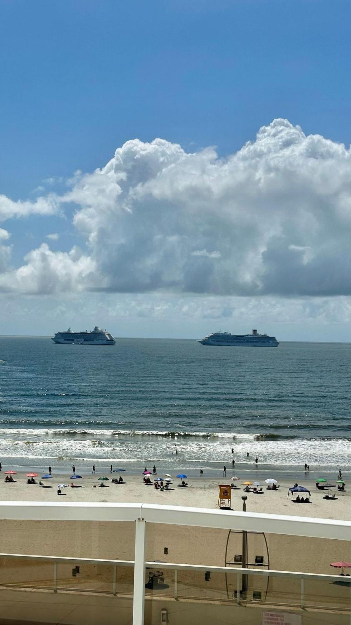 Frente Mar, Churrasqueira, 03 Dorm. *
