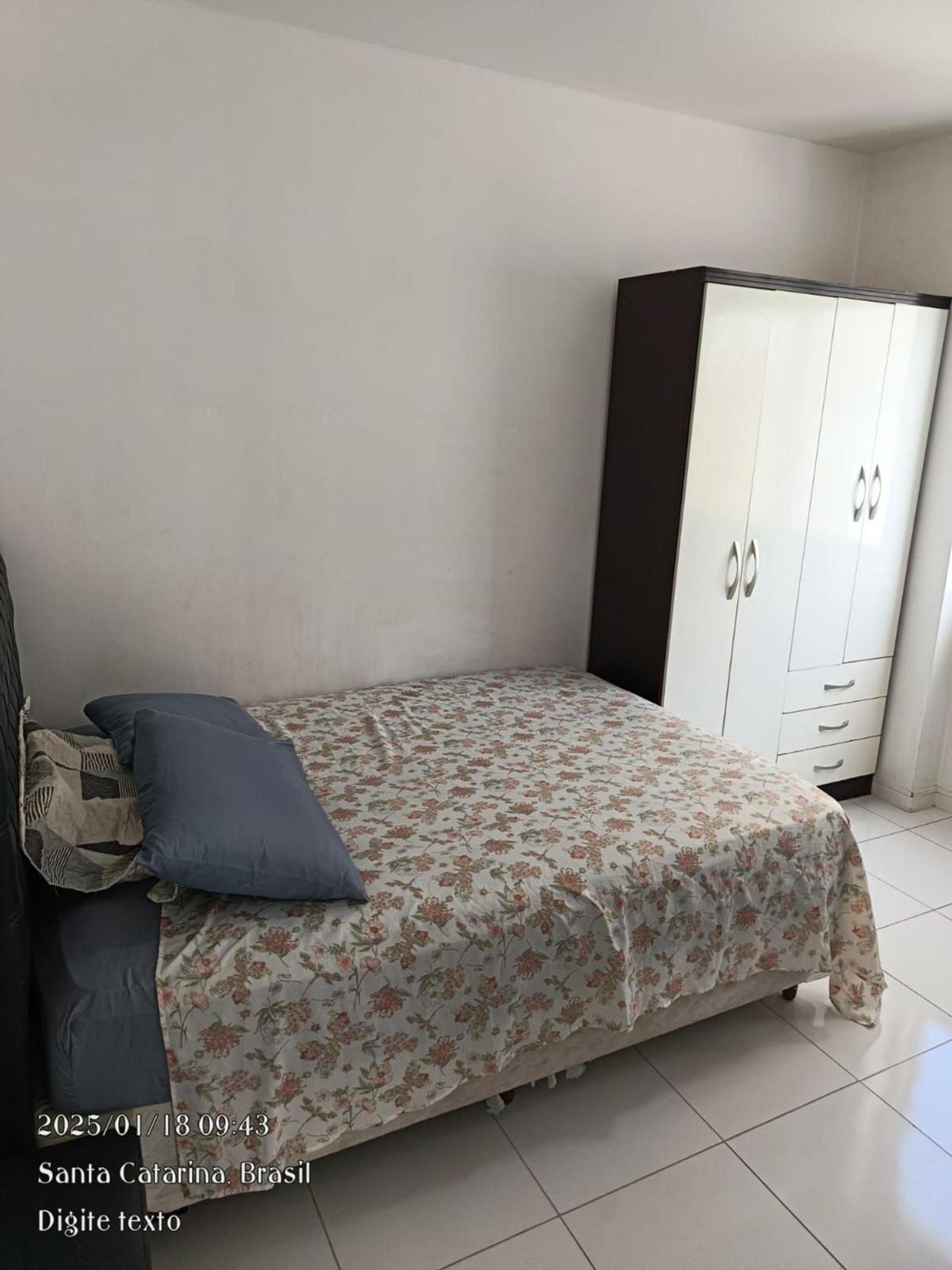 Frente Mar, Churrasqueira, 03 Dorm. Apartamento