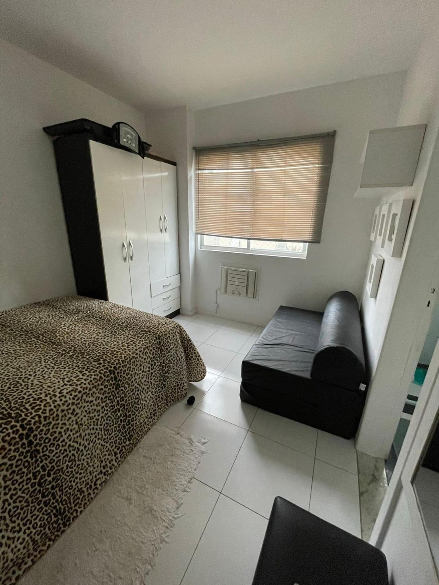 Apartamento Frente Mar, Churrasqueira, 03 Dorm.
