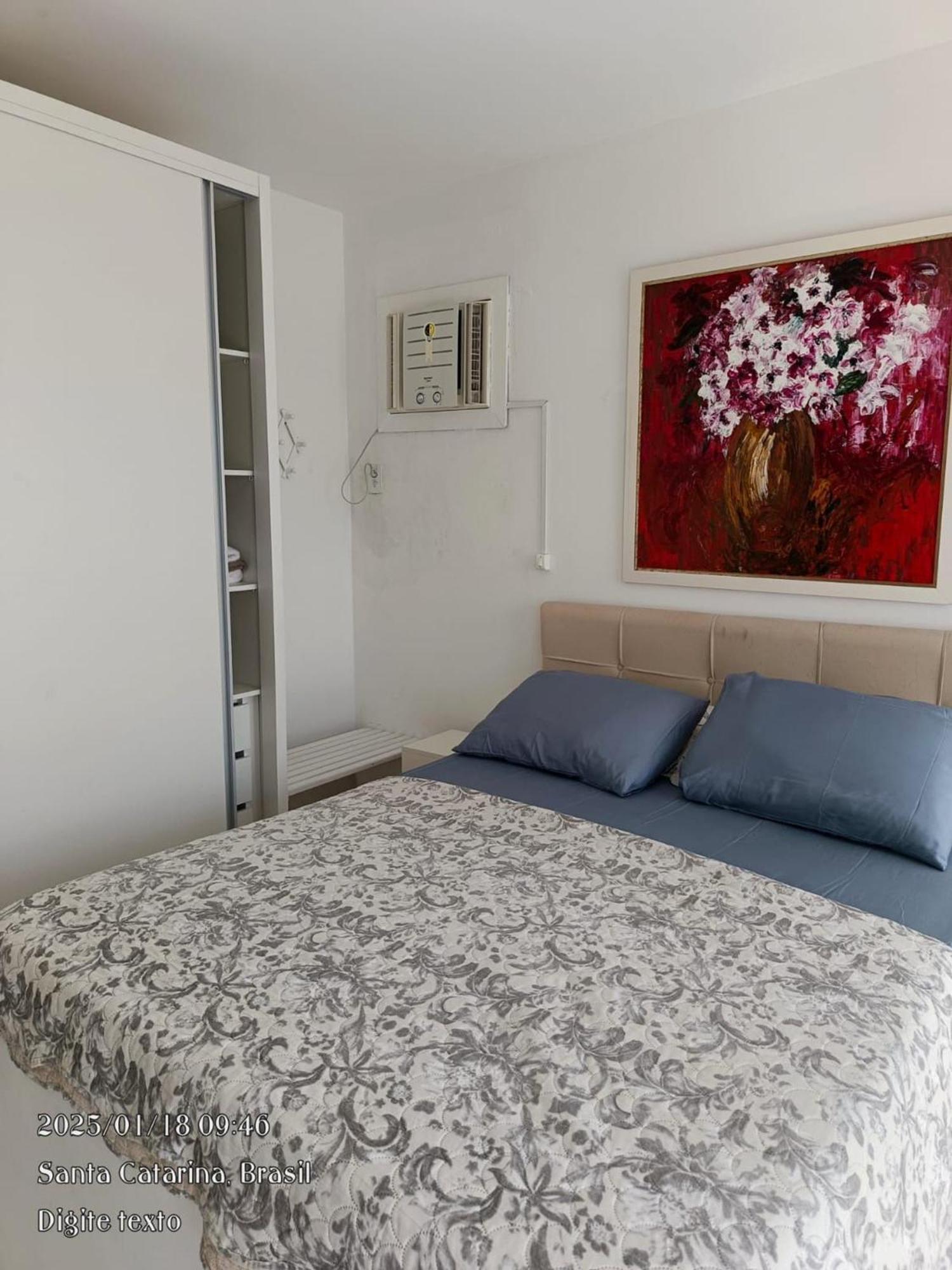 Frente Mar, Churrasqueira, 03 Dorm. Apartamento