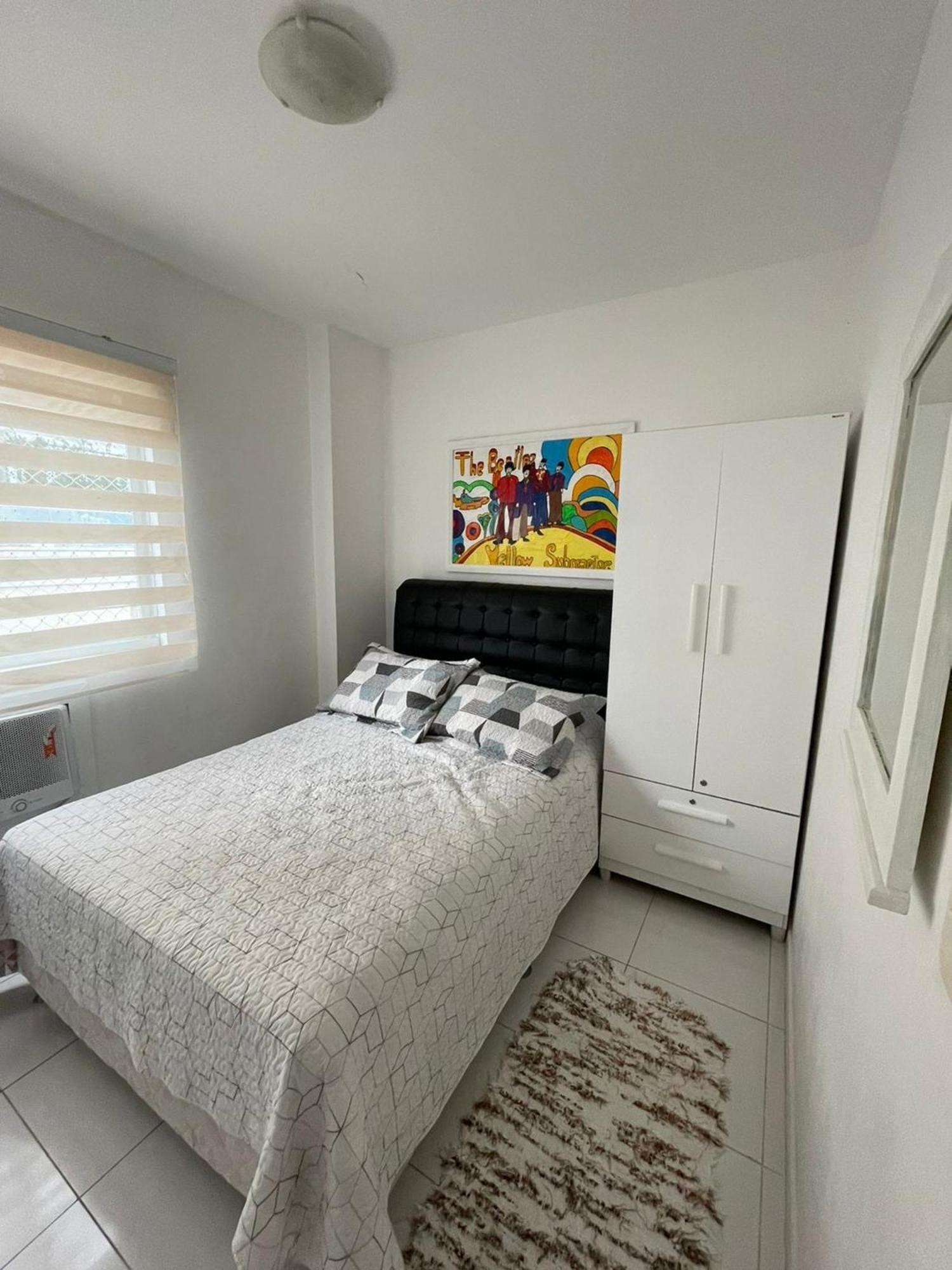 Apartamento Frente Mar, Churrasqueira, 03 Dorm.